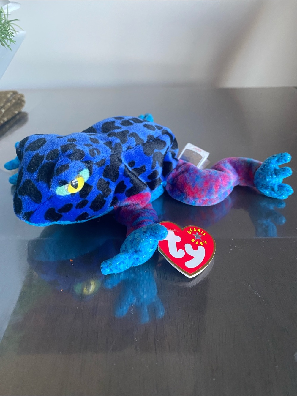 Retired 2000 Ty Beanie Dart the Blue Dart Frog plush beanie